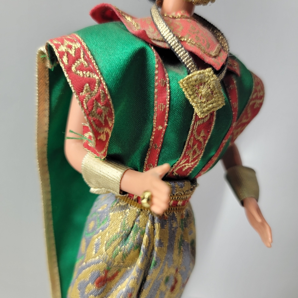 Thai Barbie Dolls Of The World Collection 1998 Vintage - Picture 3 of 10